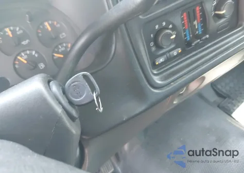 2004 Chevrolet Silverado 1500 Work Truck z USA, uszkodzony, nr VIN 1GCEC14X04Z294723